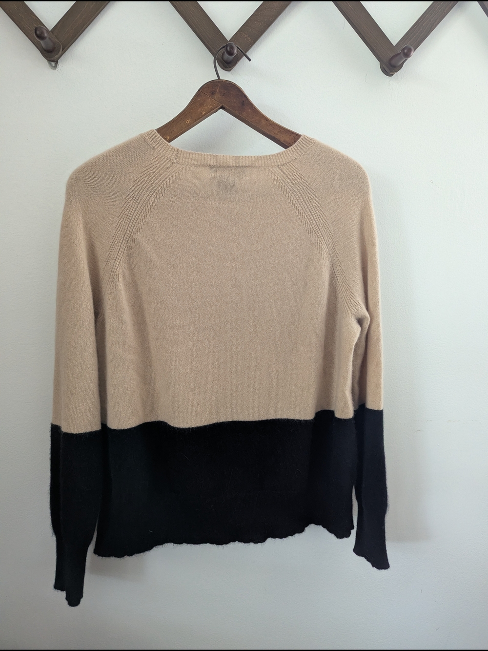 100% Cashmere Colorblock Sweater - Picture 4 of 5